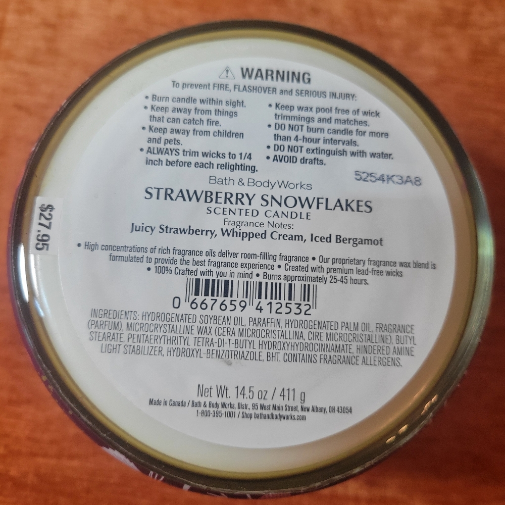 New Bath & Body Works Strawberry Snowflakes 3 Wick Candle - Picture 2 of 3